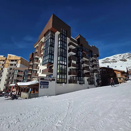 Daire L Eskival Val Tho In Out